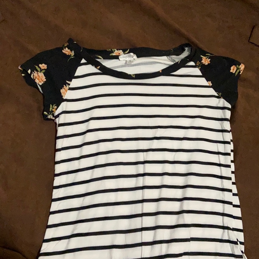 Floral/striped tshirt